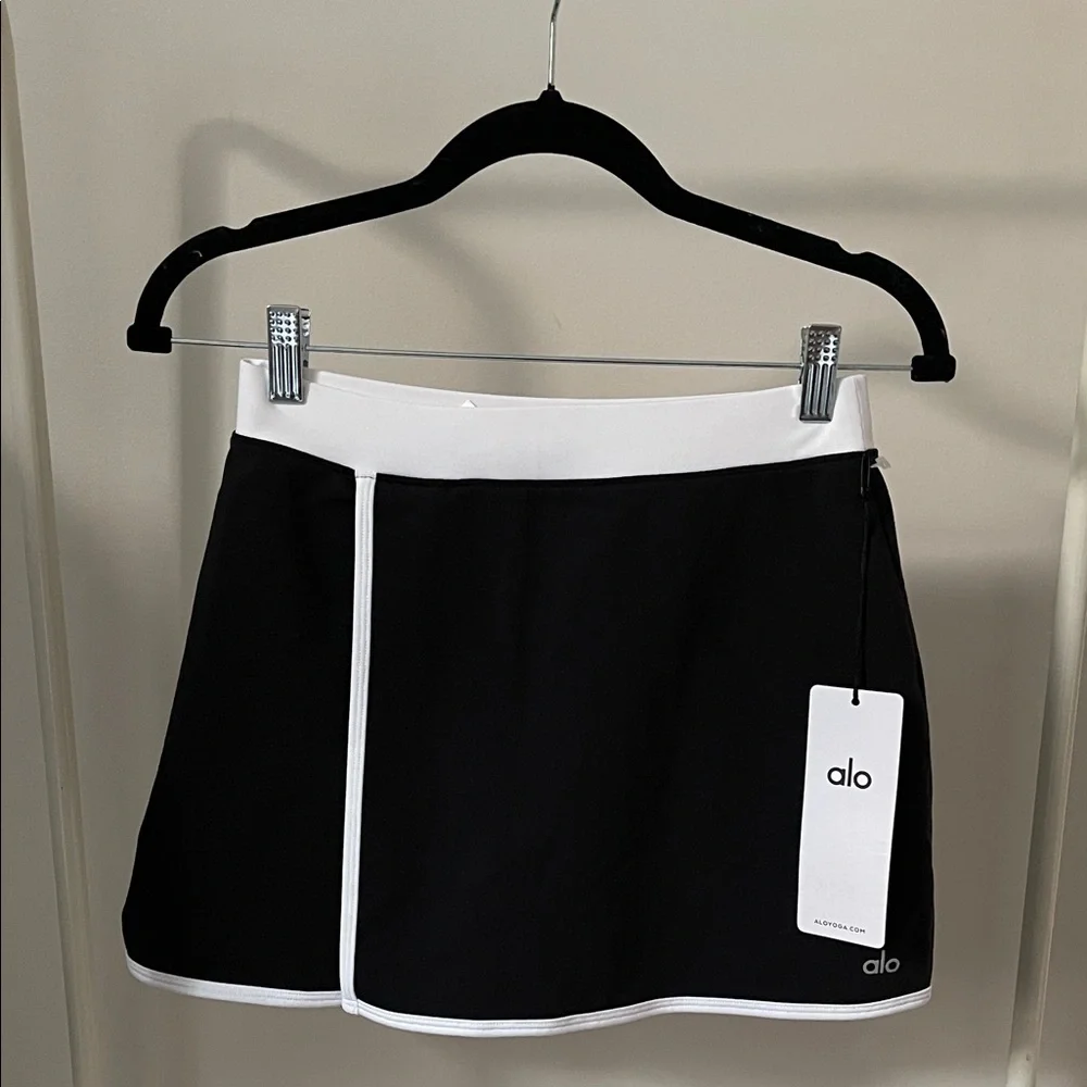 NWT Alo Yoga Streamlined Skirt